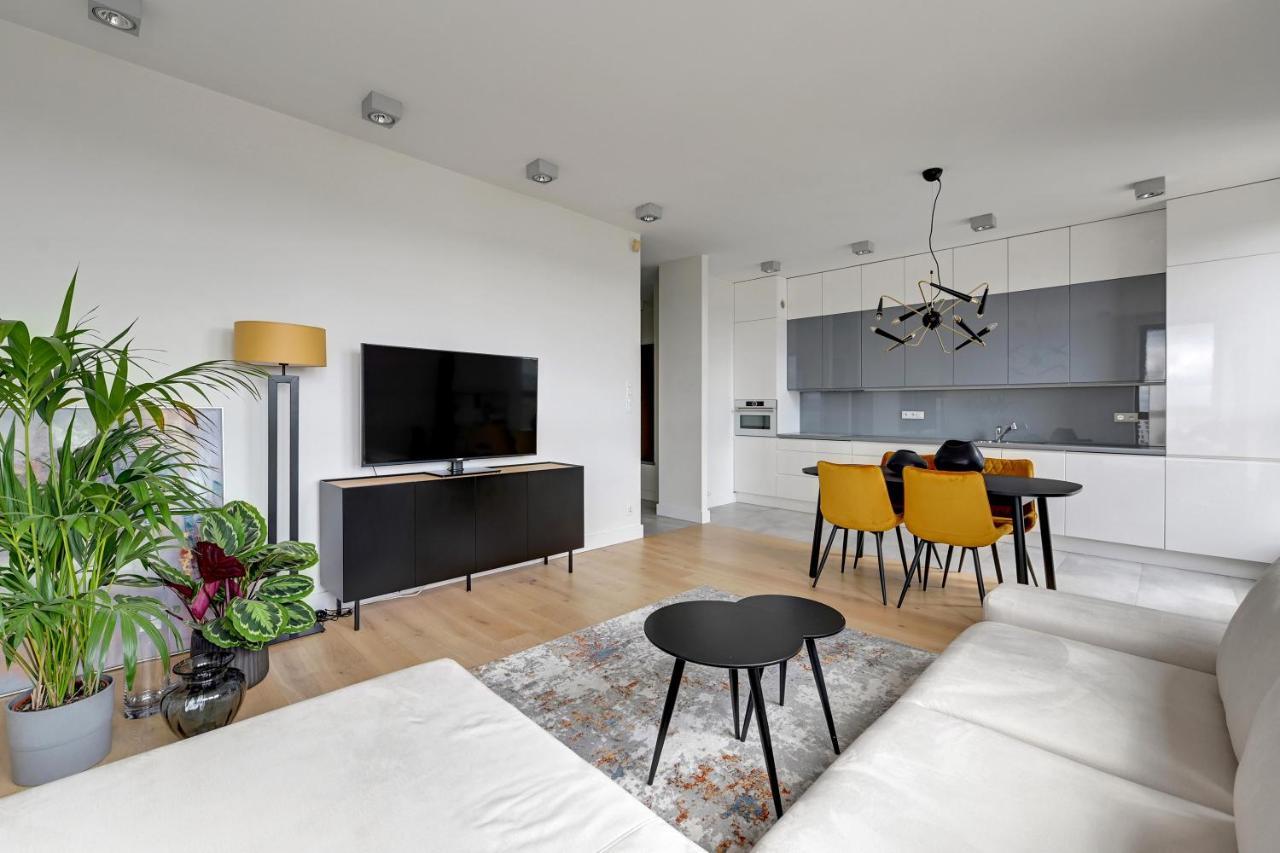 Apartment Sea Towers *